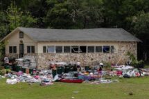 Texas: sobe para mais de 100 o número de mortos pelas enchentes