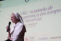 Irmã Simona Brambila compartilha a missão do Dicastério para a Vida Consagrada