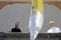 O Papa recebe o presidente ucraniano Zelensky em Castel Gandolfo