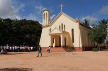 Paróquia Imaculado Coração de Maria de Anchilo celebra 75 anos com apelo à esperança