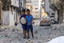 Em Gaza, oito crianças mortas na fila de distribuição de água