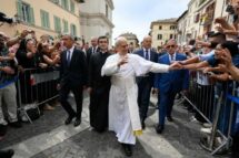Papa celebra missa em Albano no domingo, com transmissão ao vivo em português