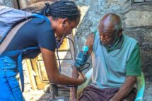 Moçambique. Dia dos Avós: UCM oferece assistência médica a idosos na Beira