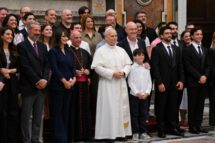 Papa aos artistas: ajudem os jovens a encontrar a verdadeira alegria que é Jesus