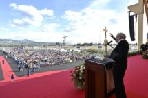 Neocatecumenais, Kiko: não viver para si mesmos, mas para amar como Cristo