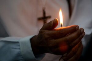 Acusados de conversões, sacerdotes, religiosas e catequista são agredidos na Índia