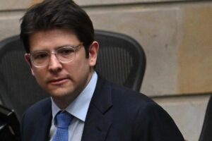 Colômbia, morre o senador Uribe vítima de um atentado
