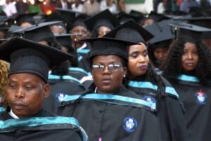 D.  Inácio Saúre desafia graduados a unir saber e integridade