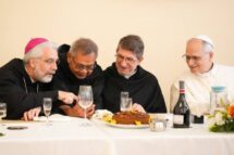 Com os amigos, cresce-se na fé: a lição de Agostinho e as palavras de Leão