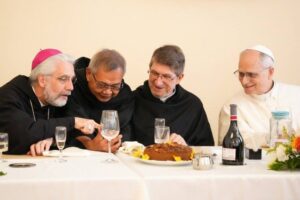 Com os amigos, cresce-se na fé: a lição de Agostinho e as palavras de Leão