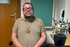 Robson Landim da Aliança de Misericórdia visita a Rádio Vaticano