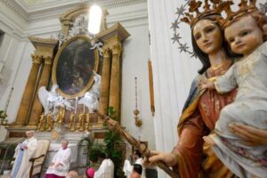 Papa: como Maria, não tenhamos medo de escolher a vida