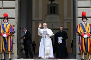 Leão XIV: a exemplo de Maria, peregrinar com esperança até o abraço com Deus