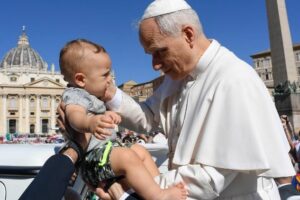 Papa escreve a uma mãe: confiar em Maria para enfrentar todas as incertezas