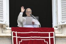 O Papa: “a porta estreita”, a salvação passa pelas escolhas difíceis e impopulares