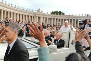 Lusofonias. Papa Francisco, quatro meses depois …