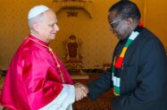 O Papa recebe em audiência o presidente da República do Zimbábue