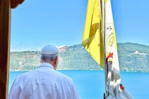 O Papa retorna a Castel Gandolfo por menos de um dia