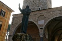 Parolin em Rieti: ter esperança apesar da “previsível” maldade do homem