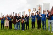 Jovens da periferia de Recife em turnê internacional com artistas de países em guerra
