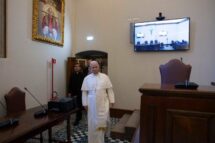 Leão XIV visita a nova Sala do Tribunal Vaticano