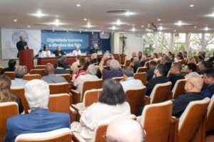 Congresso de Direito Canônico tem presença de Primaz da Hungria no RJ