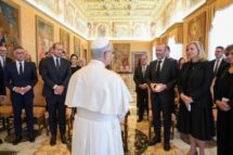 O Papa: diálogo entre culturas e religiões, objetivo para um político de inspiração cristã