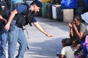 Parolin: a Santa Sé ao lado dos agentes da paz