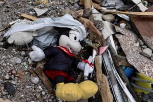 Drone russo mata casal e dois filhos  pequenos na região de Sumy