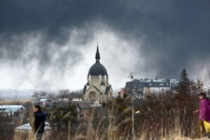 Igreja greco-católica danificada por ataque russo em Lviv