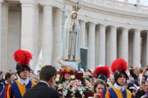 Imagem de Nossa Senhora de Fátima parte na sexta-feira de Portugal ao encontro do Papa