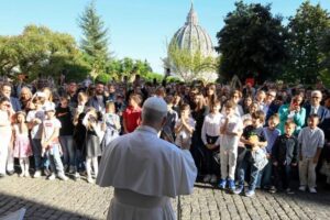 Papa à mídia vaticana: lance sua rede até aos confins da terra