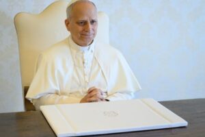 Papa: ajudem-me a ajudar os missionários em todas as partes do mundo