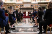O Papa: a verdadeira autoridade não se baseia em cargos e títulos, mas na liberdade de servir