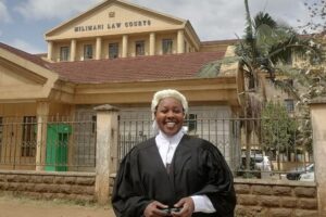 Uma advogada de véu: religiosa católica defende a justiça em tribunal no Quênia