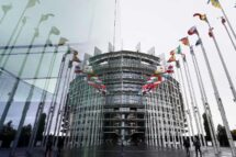 Prêmio Sakharov 2025 a dois jornalistas presos na Belarus e Geórgia