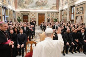Papa: a guerra ainda fere a Europa, rezemos pela paz