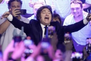 Partido de Milei surpreende em eleições legislativas na Argentina