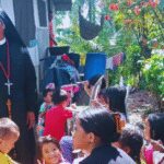 Servas do Espírito Santo nas Filipinas: fé e pão às crianças famintas de Compostela