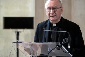 Parolin: necessária a contribuição de todos para a paz na Ucrânia