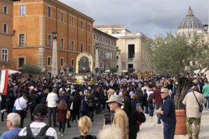 Susana Baca canta “Señor de los Milagros”