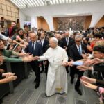 Leão XIV: uma educação desarmante e desarmada cria igualdade e crescimento para todos