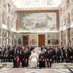 Papa: universidades católicas devem se tornar “itinerários da mente rumo a Deus”