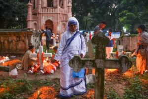 Cardeal Czerny entre migrantes e deslocados internos em Bangladesh