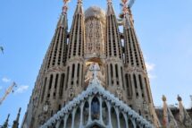 Posicionado primeiro elemento da Cruz na torre de Jesus Cristo