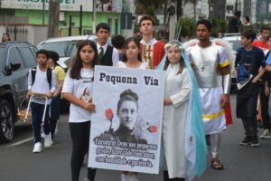 Holywins ilumina Santa Cruz do Sul em Celebração a Todos os Santos