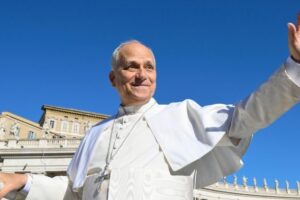 O Papa: a Igreja precisa de pastores santos, não de funcionários solitários