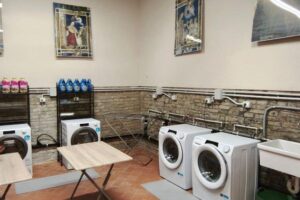 Itália: a primeira “Lavanderia de São Francisco de Assis” é aberta em Parma