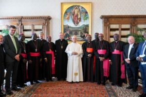 Papa: possibilitar uma educação católica de qualidade na África