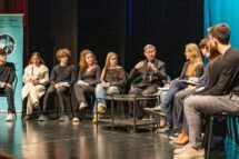 Cardeal Tagle com estudantes de Gorizia, na Itália: encontrar o outro é vencer os medos